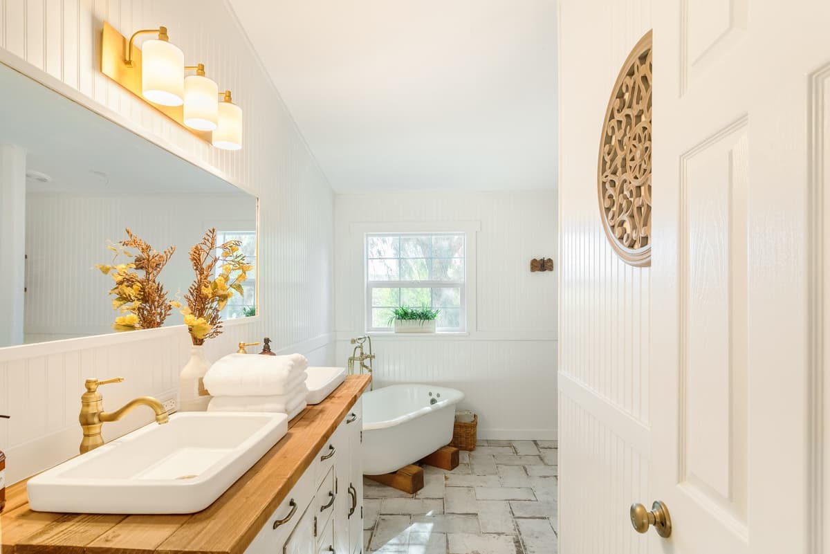 Farmhouse Master Bathroom
