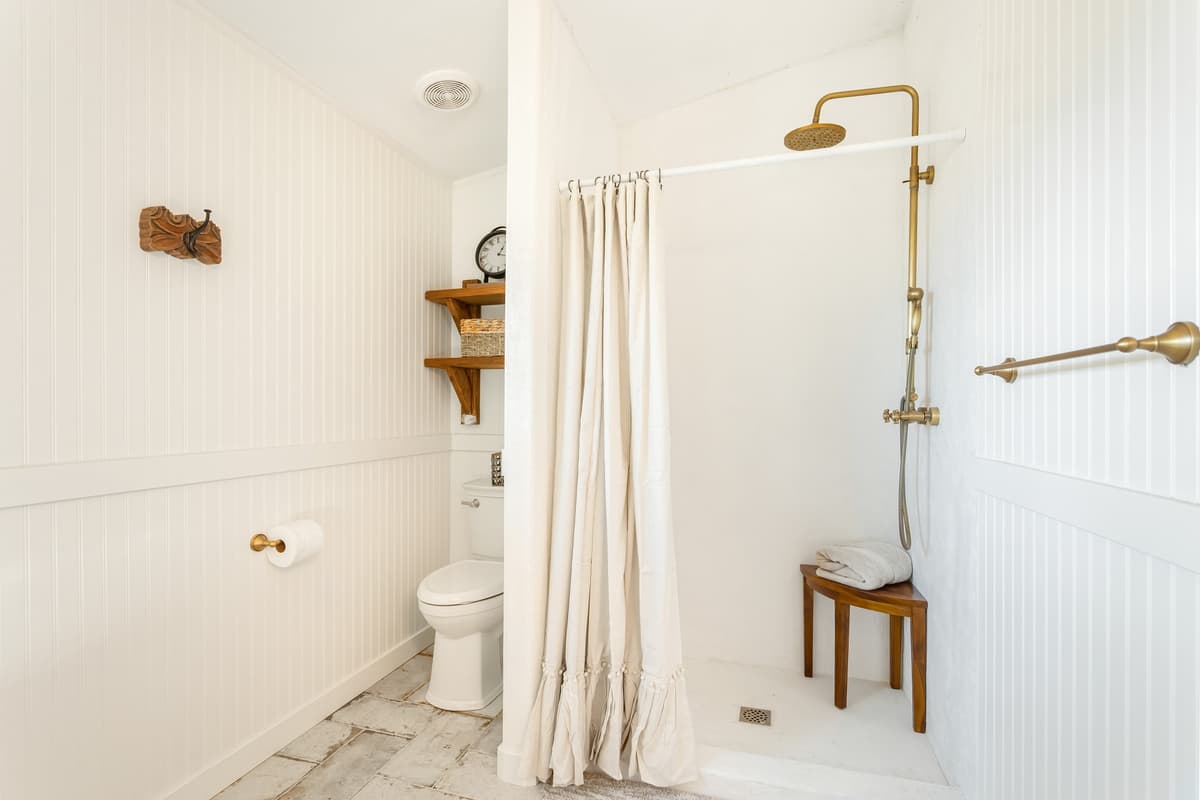 Farmhouse Master Bathroom