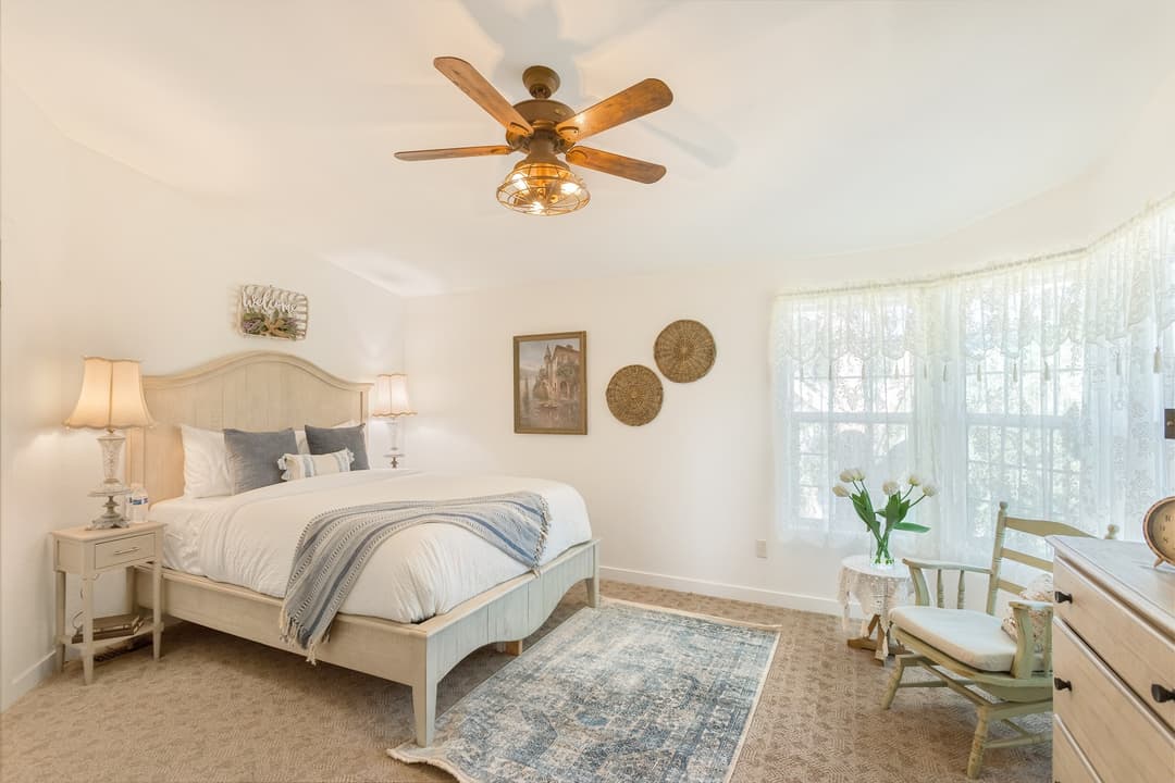 Guest House Guest Bedroom 2 with Full Bed